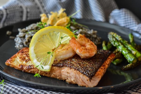 Grilled Salmon with Lemon